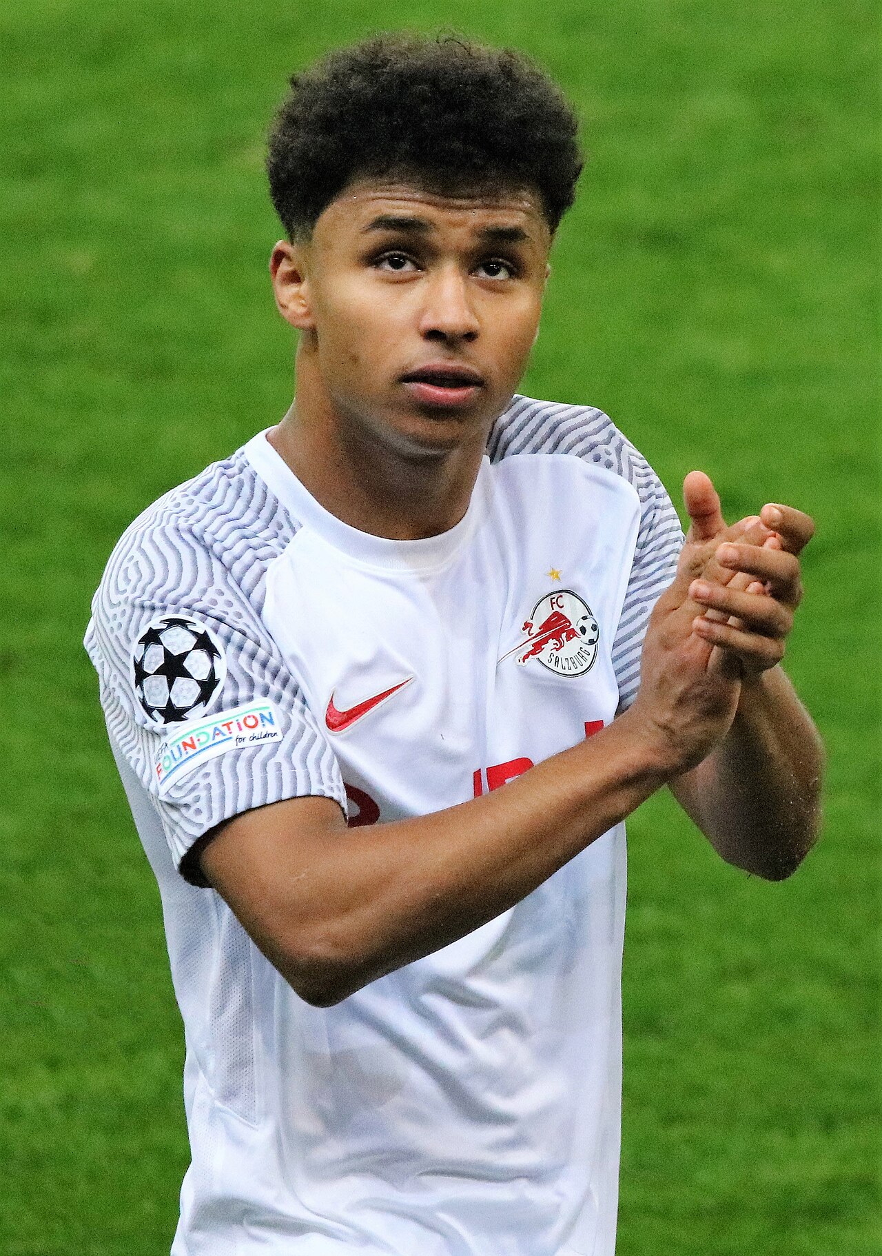 Karim Adeyemi im Trikot des FC Salzburg im Champions-League-Achtelfinale gegen Bayern München im Februar 2022