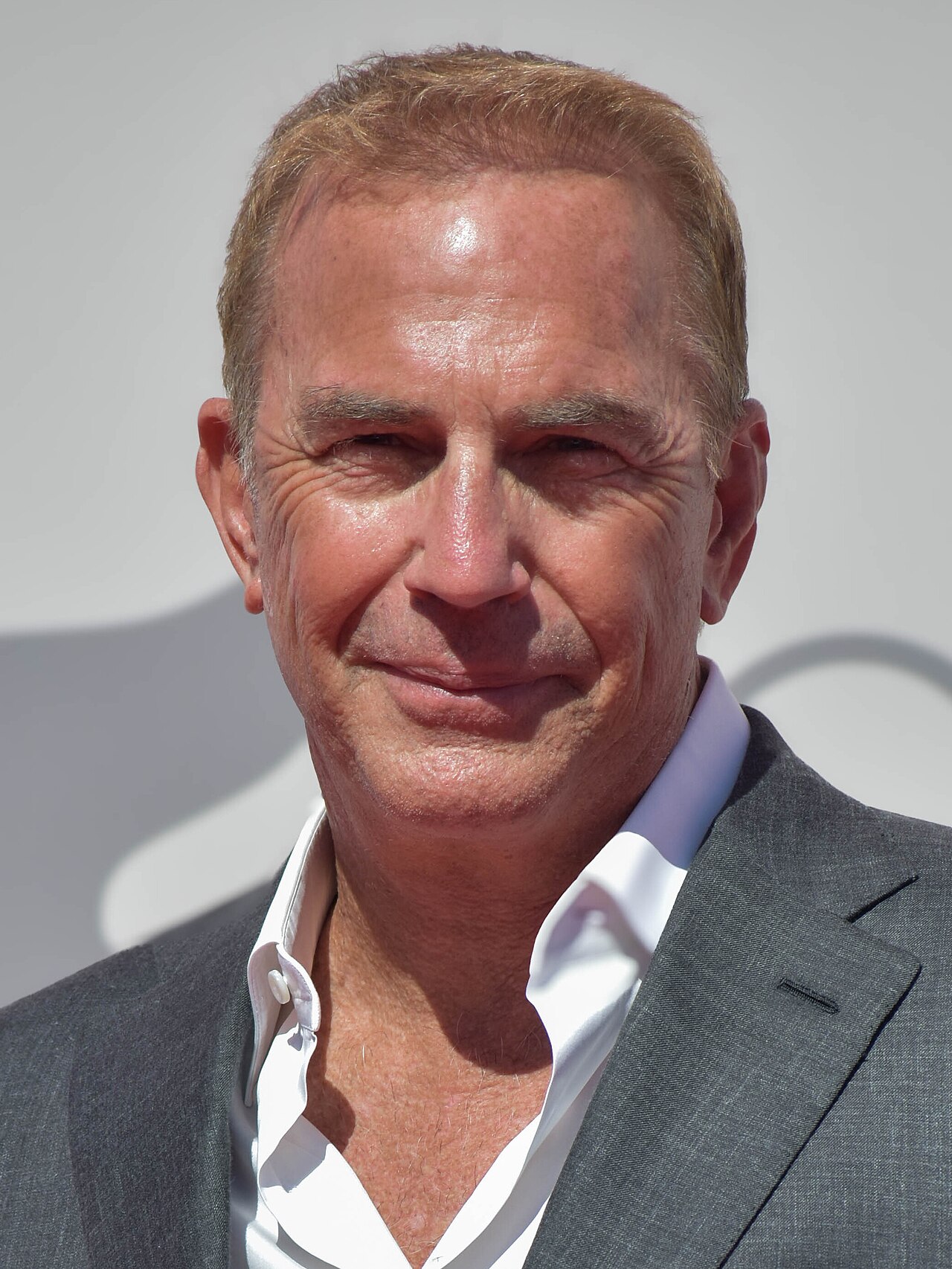 Kevin Costner auf dem roten Teppich der 81. Internationalen Filmfestspiele von Venedig 2024