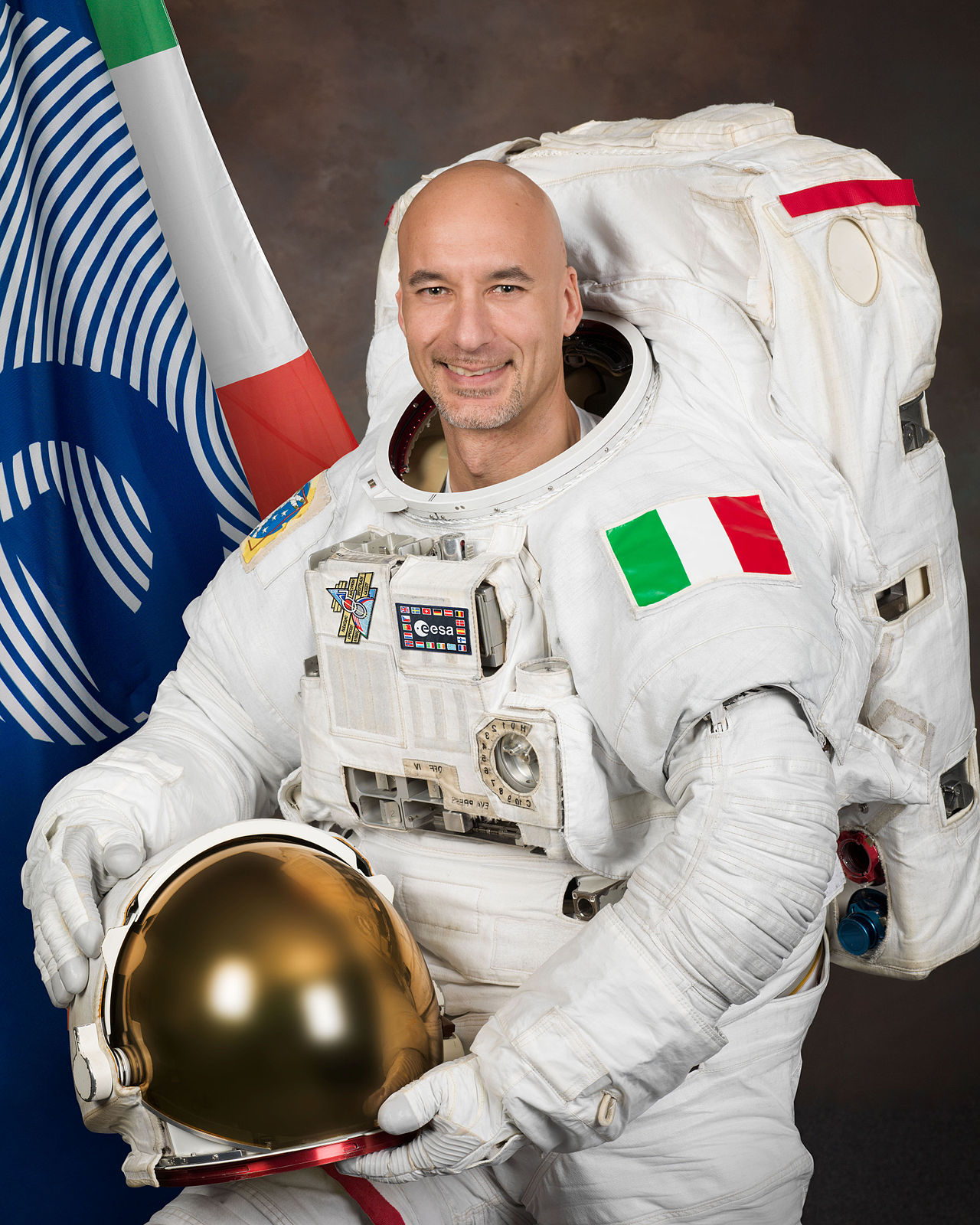 Der italienische ESA-Astronaut Luca Parmitano im Trainings-Raumanzug der NASA
