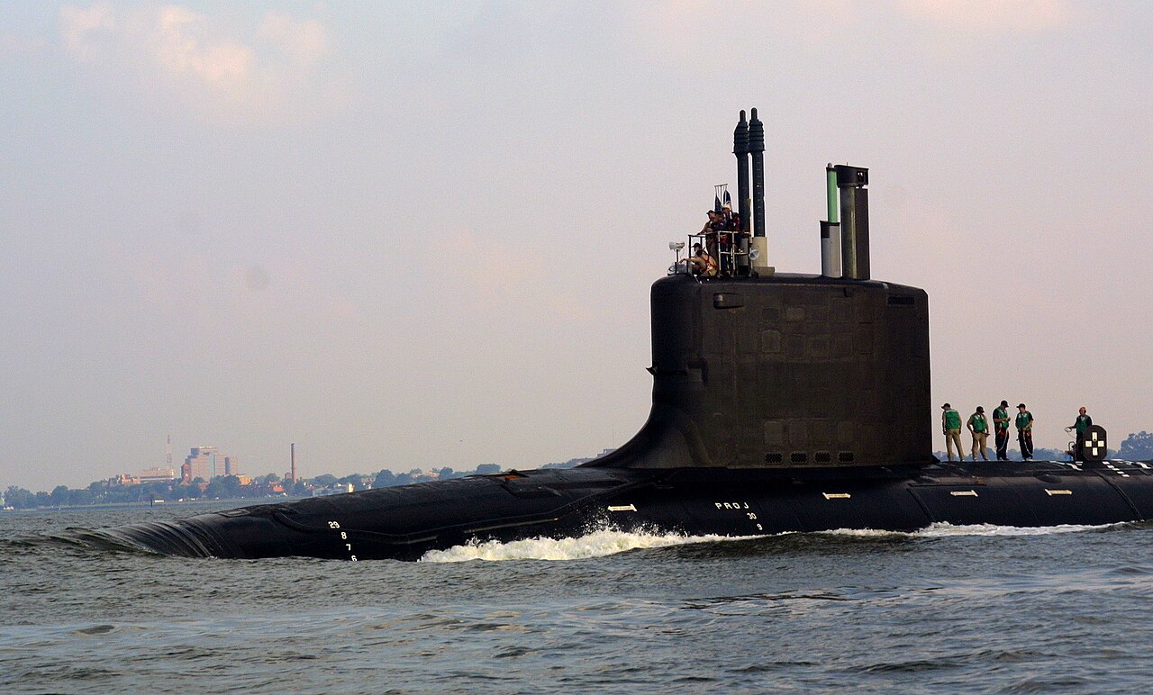 USS Virginia (SSN-774), Typschiff der Virginia-Klasse, während der Bravo-Seetests vor Hampton, Virginia.