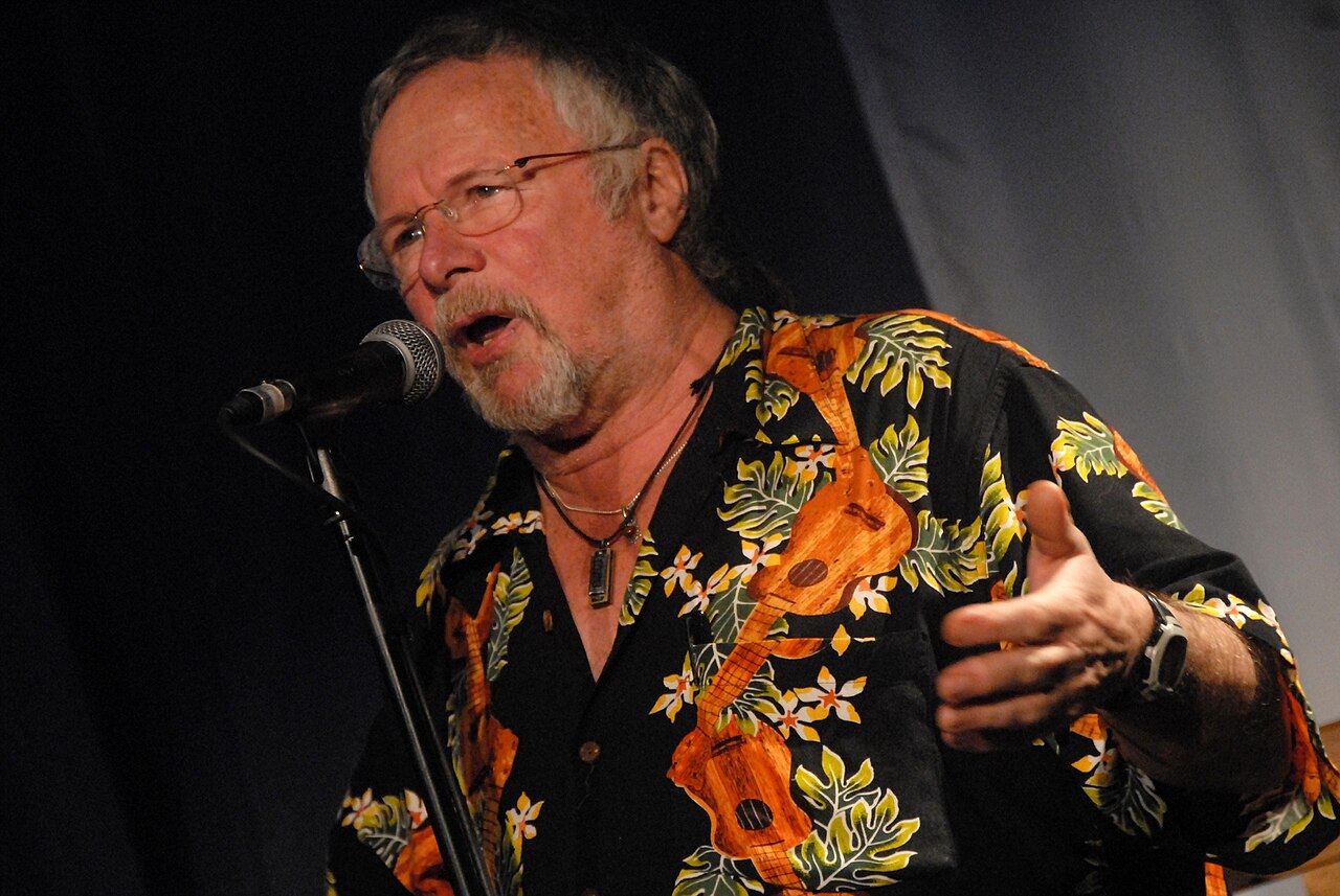 Bill Oddie, aufgenommen bei einer öffentlichen Veranstaltung; der britische Komiker und Naturschützer wurde als Mitglied der „Goodies“ und Moderator von „Springwatch“ berühmt.