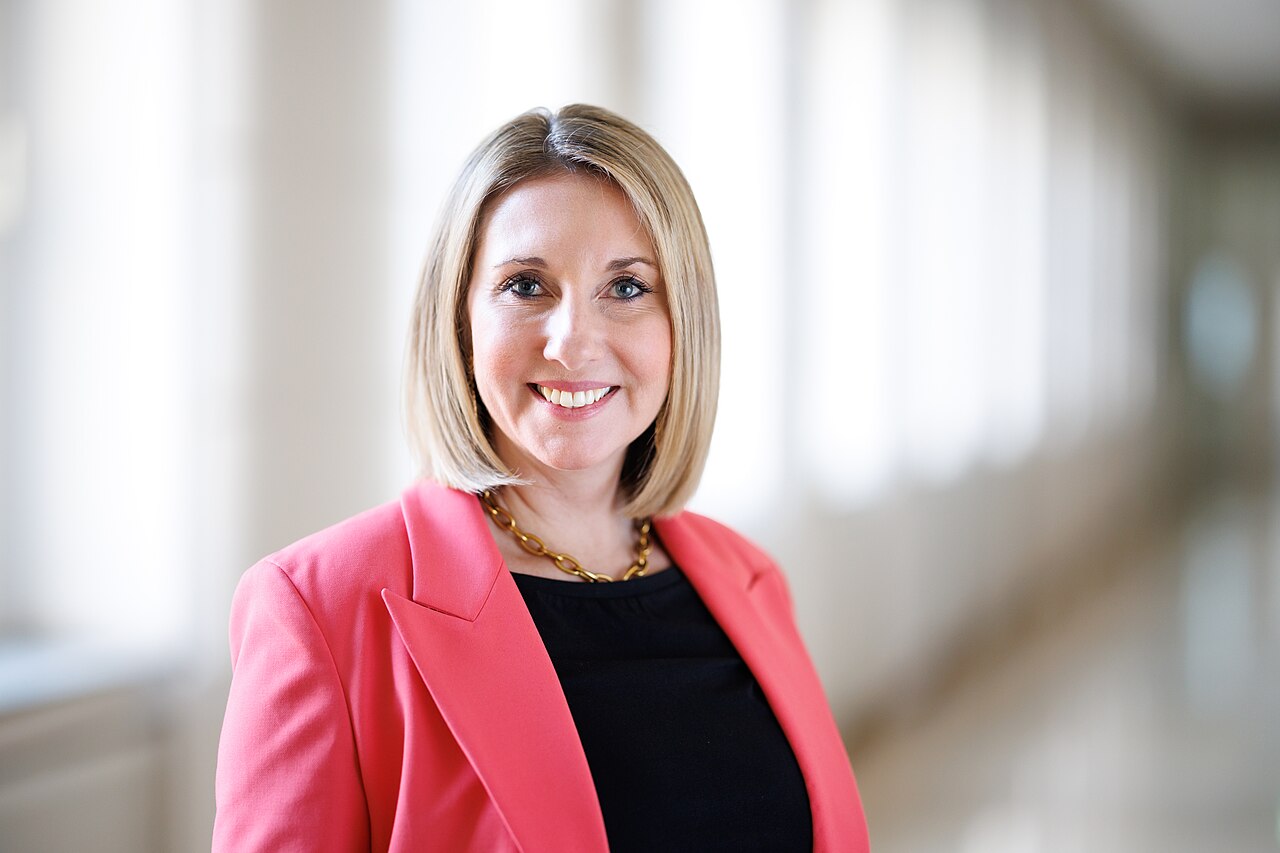 Anna Stolz (Freie Wähler), bayerische Staatsministerin für Unterricht und Kultus, im Münchner Kultusministerium.