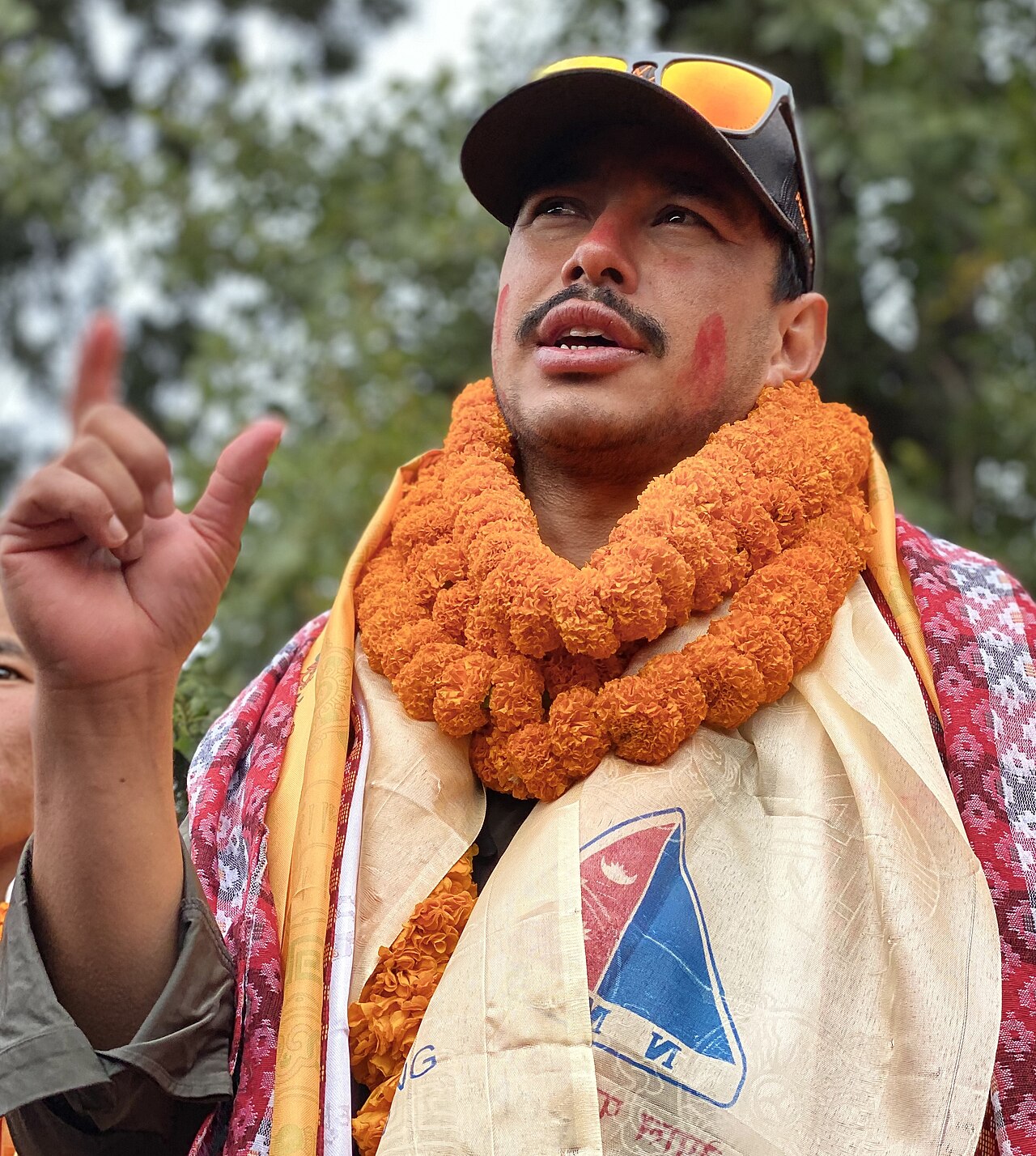Der nepalesisch-britische Bergsteiger Nirmal „Nimsdai“ Purja nach seiner Besteigung des Shishapangma im Oktober 2019 in Kathmandu