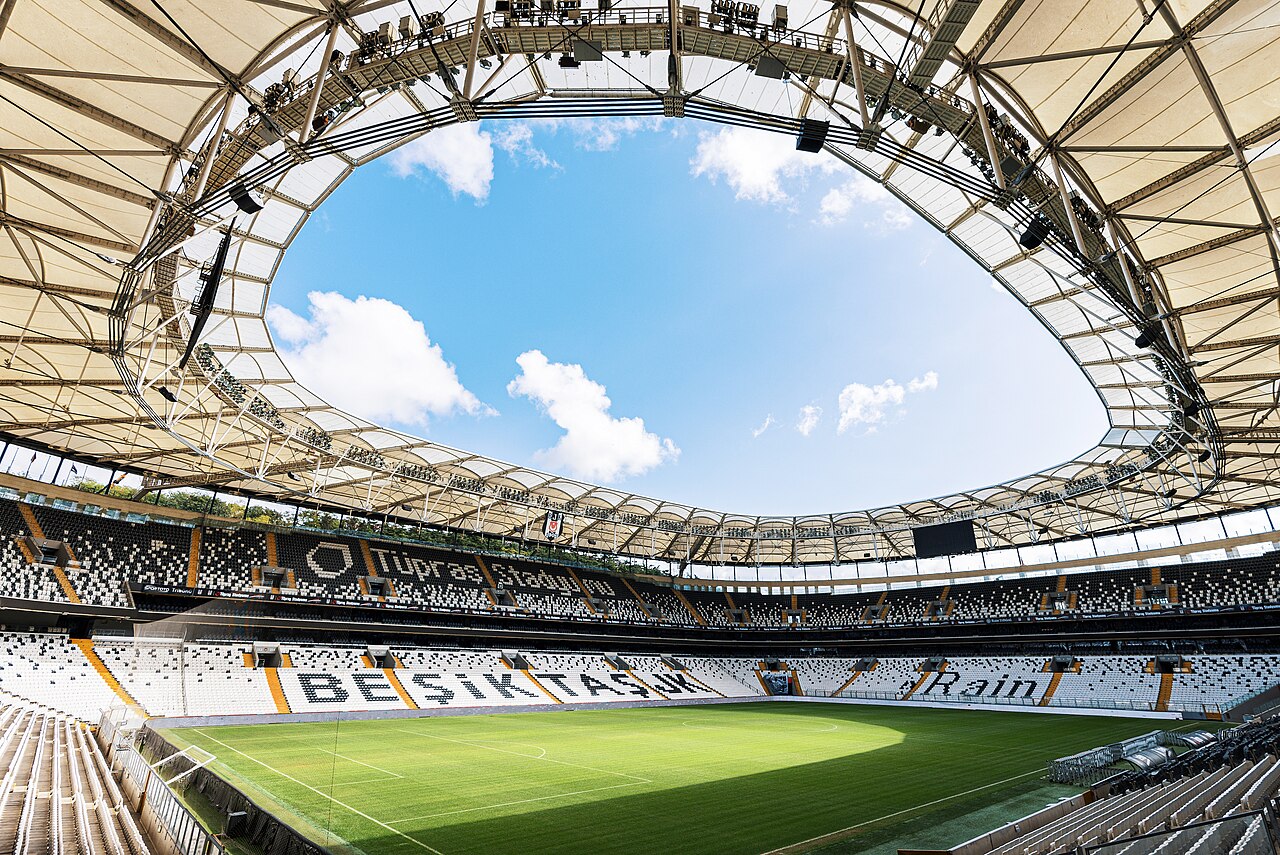 Tüpraş Stadyumu in Istanbul, Spielort des Europa-League-Finales 2026