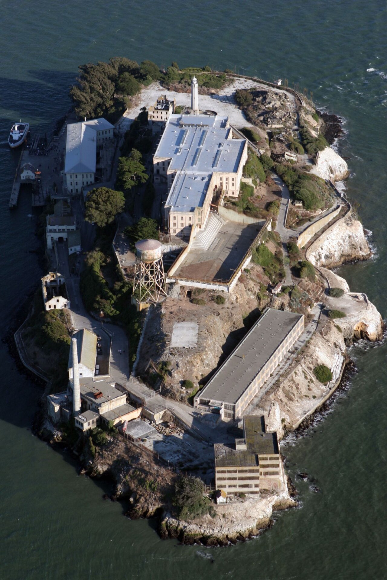 Luftaufnahme der Gefängnisinsel Alcatraz in der Bucht von San Francisco