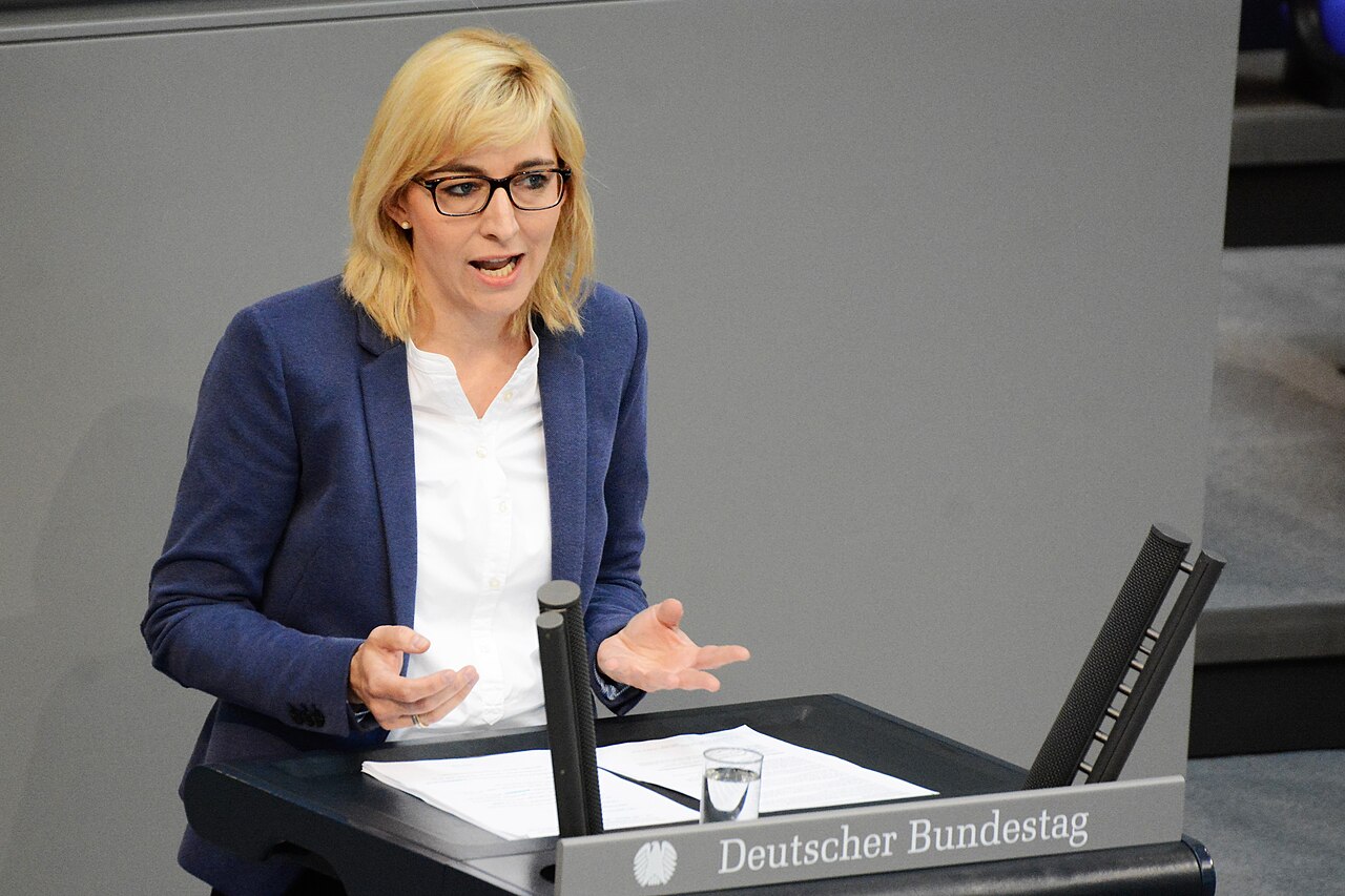 Nina Warken im Plenum des Deutschen Bundestages