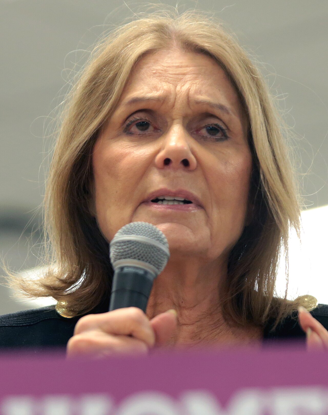 Gloria Steinem bei einem öffentlichen Auftritt in Phoenix, Arizona (2016).
