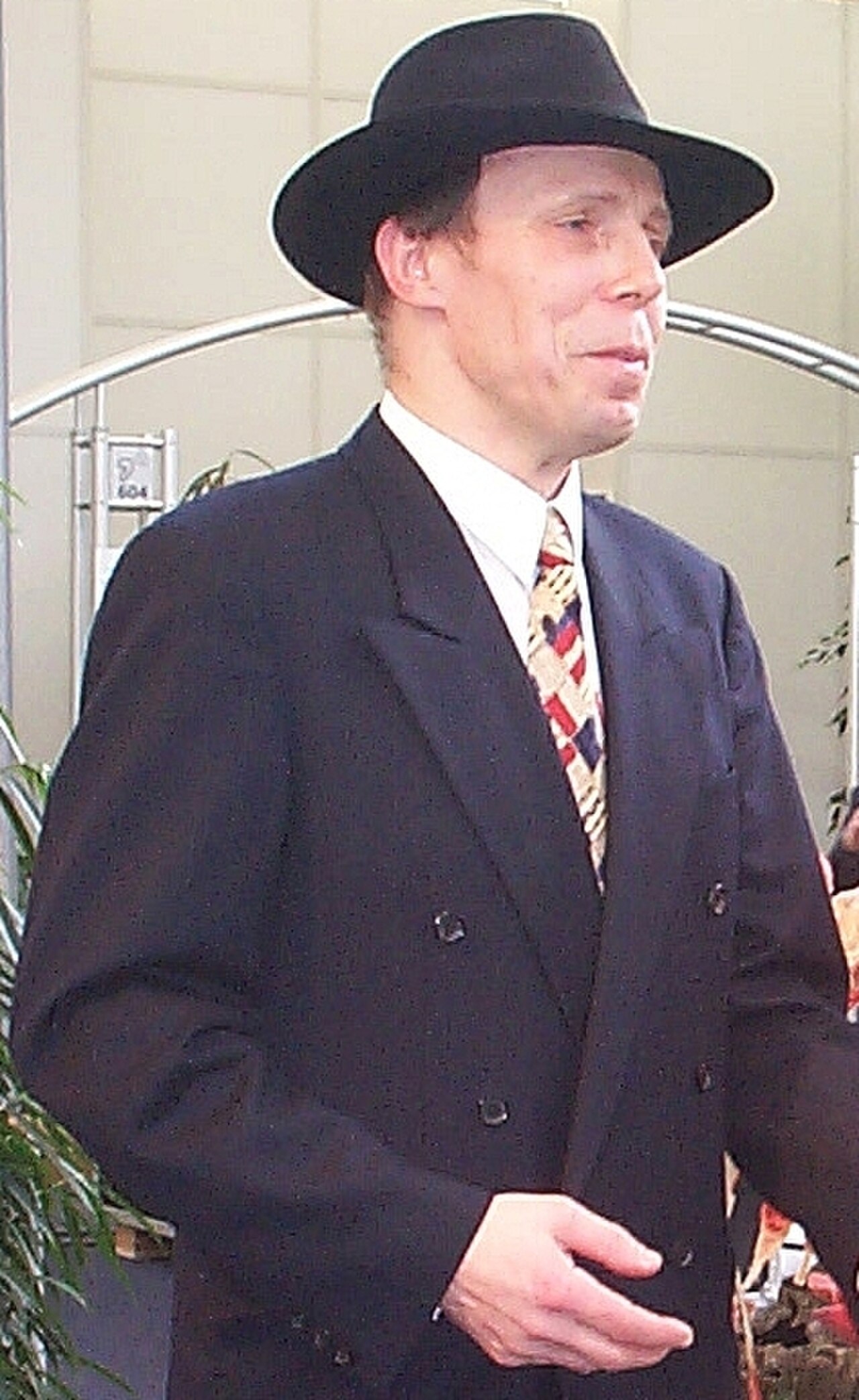 Gunther von Hagens bei der Eröffnung der Körperwelten-Ausstellung in Köln im Februar 2000. Der Anatom und Erfinder der Plastination ist am 24. Juli 2026 im Alter von 81 Jahren in Heidelberg gestorben.