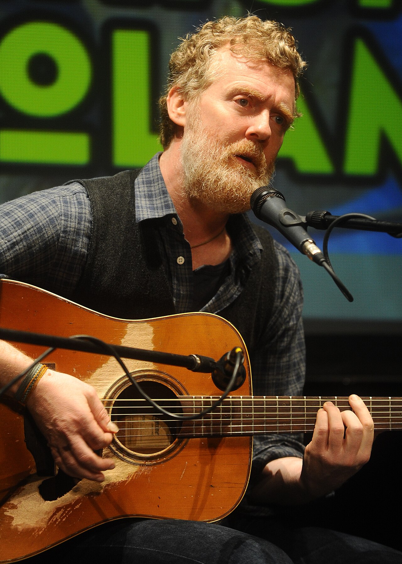 Glen Hansard bei einem Auftritt in Lucca im Herbst 2015. Nach seinem Tod bei einem Motorradunfall in Dublin trauern Fans weltweit.
