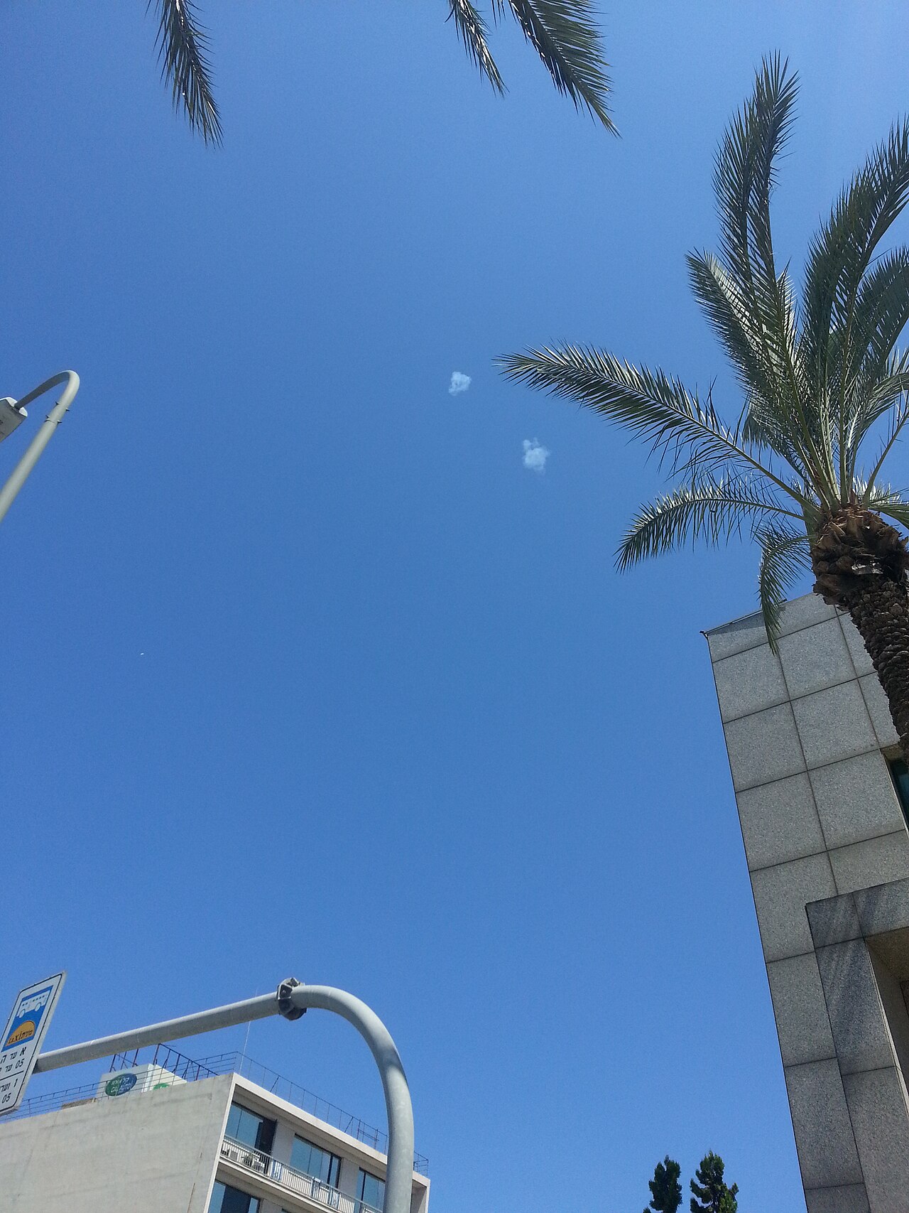 Eine Iron-Dome-Batterie fängt Raketen über Tel Aviv ab.
