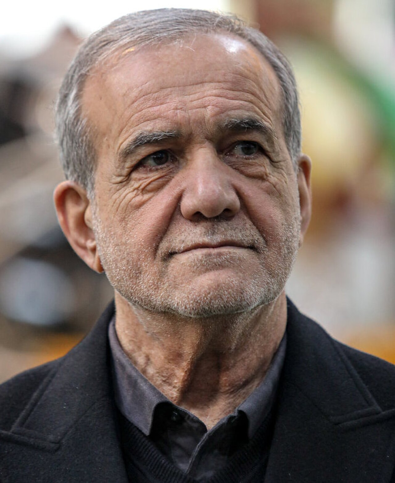 Der iranische Präsident Massud Peseschkian bei einem öffentlichen Auftritt in Teheran.
