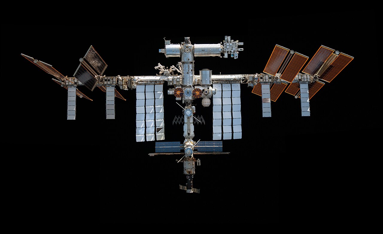 Die Internationale Raumstation ISS, aufgenommen 2021 von der SpaceX Crew Dragon Endeavour