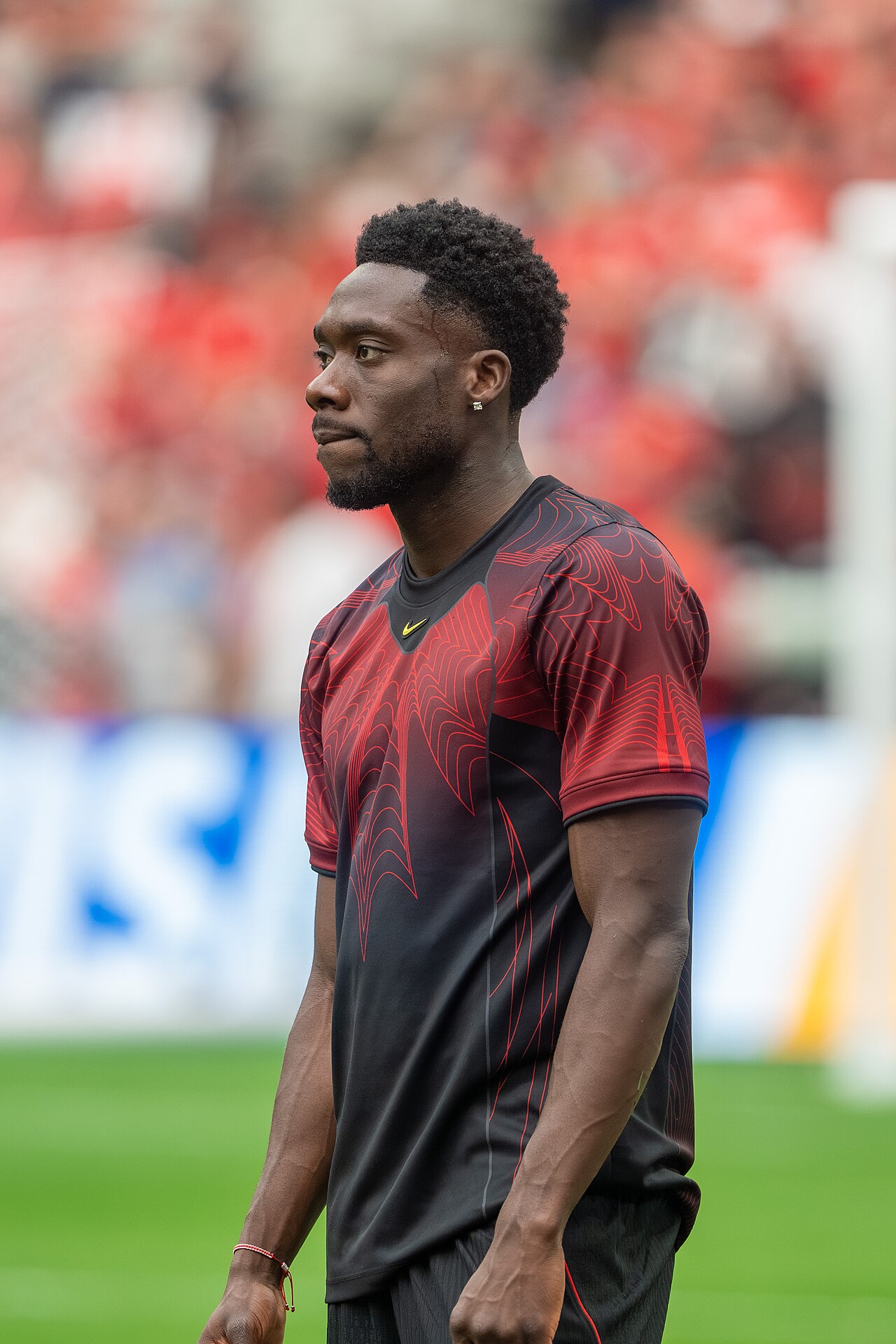 Alphonso Davies im kanadischen Nationaltrikot beim WM-Gruppenspiel gegen Katar am 18. Juni 2026.
