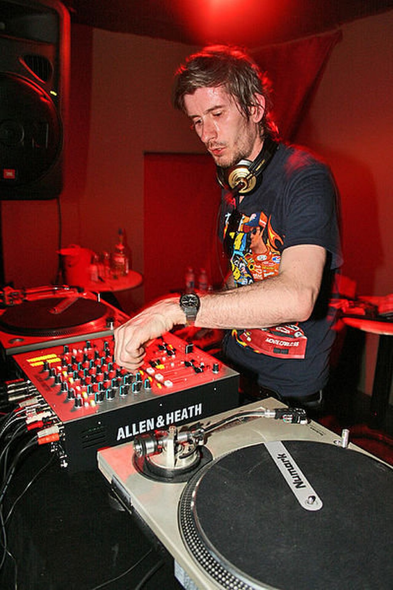 Kavinsky bei einem Auftritt in der Academy Gallery in Montreal im Jahr 2007. Der französische Electro-Produzent wurde am 29. Juli 2026 mit 50 Jahren tot in seiner Pariser Wohnung aufgefunden.