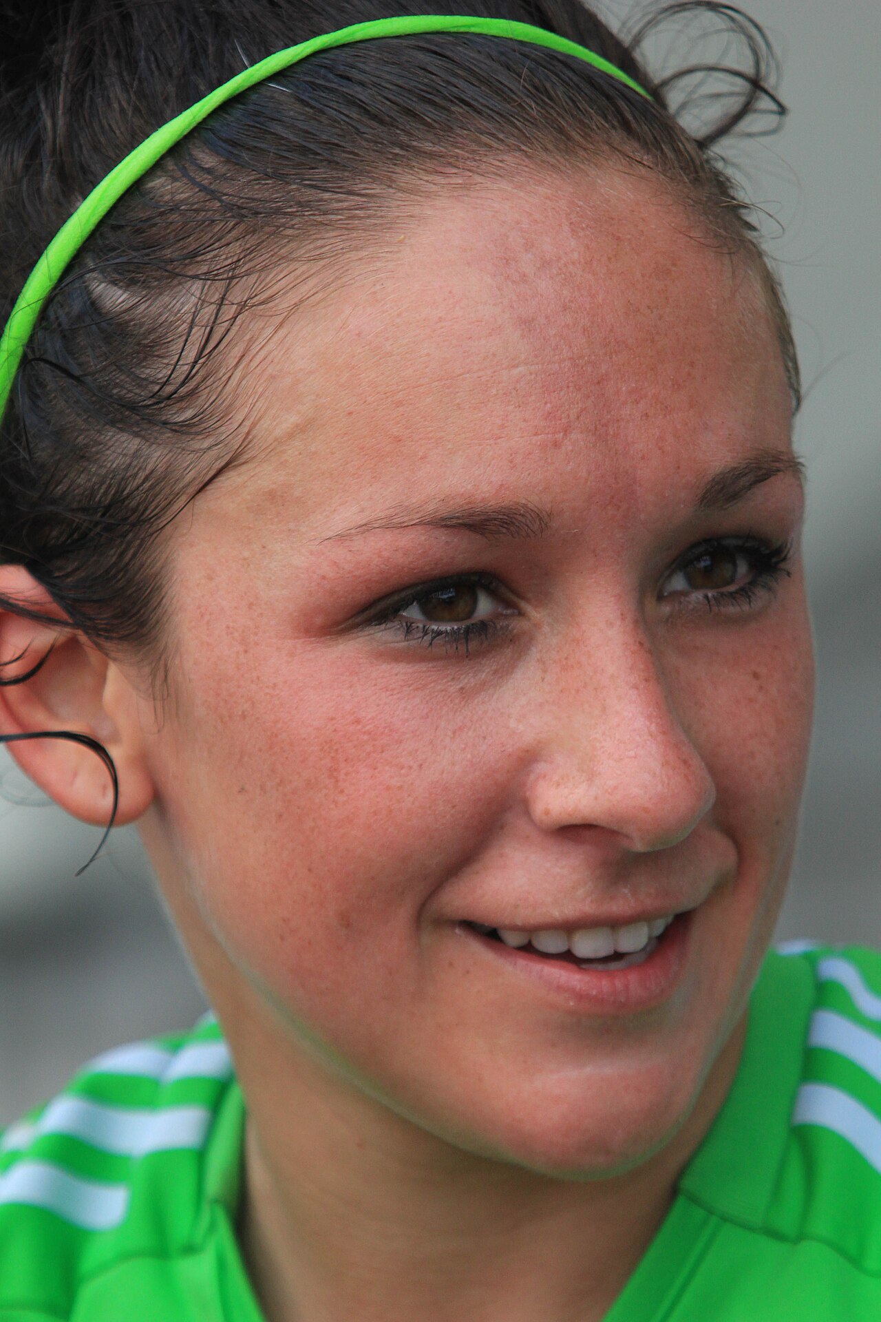 Nadine Keßler im Trikot des VfL Wolfsburg, Aufnahme von 2012
