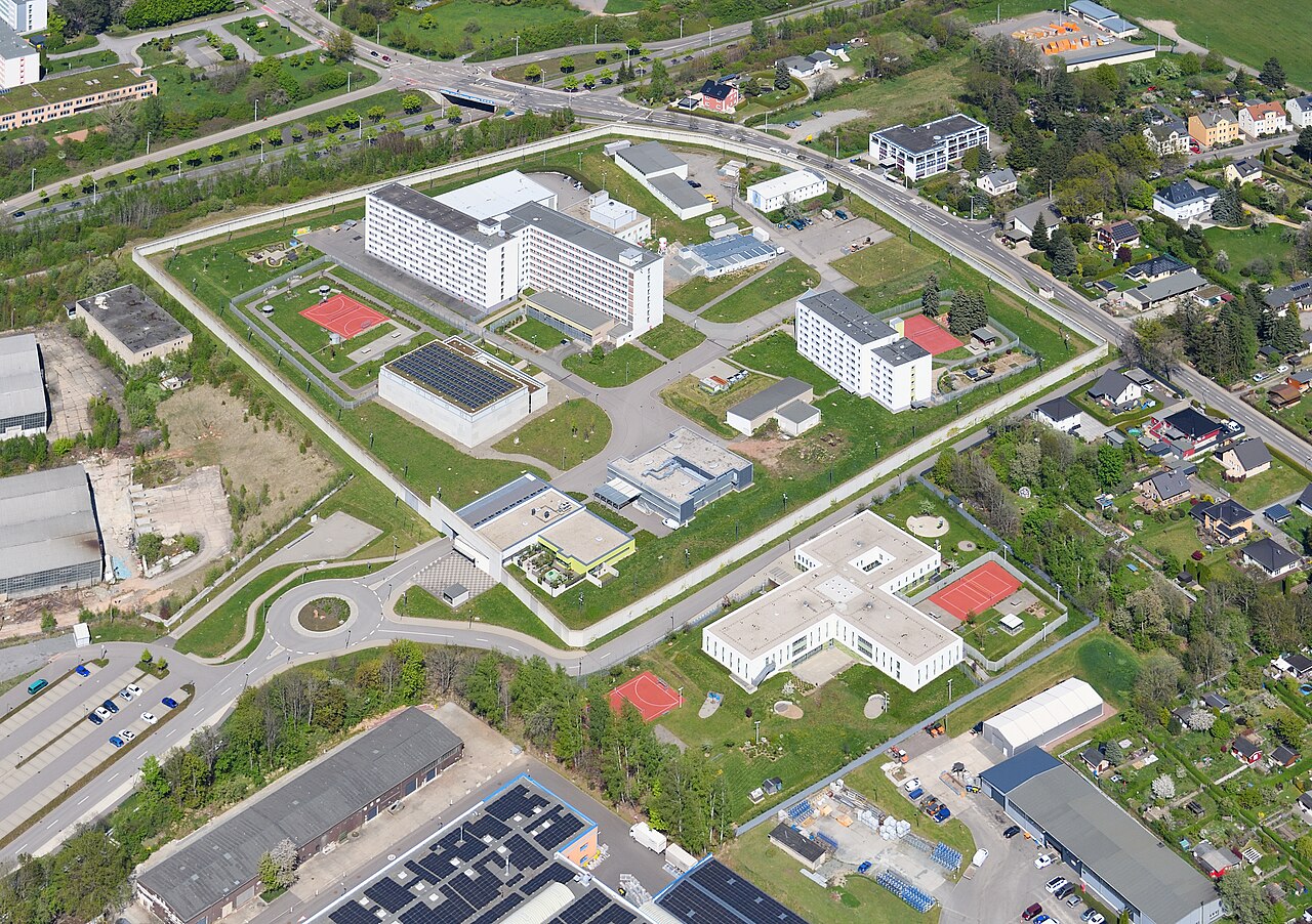 Luftaufnahme der Justizvollzugsanstalt Chemnitz von Südwesten, in die Liebich nach rechtskräftiger Auslieferung gebracht werden soll.