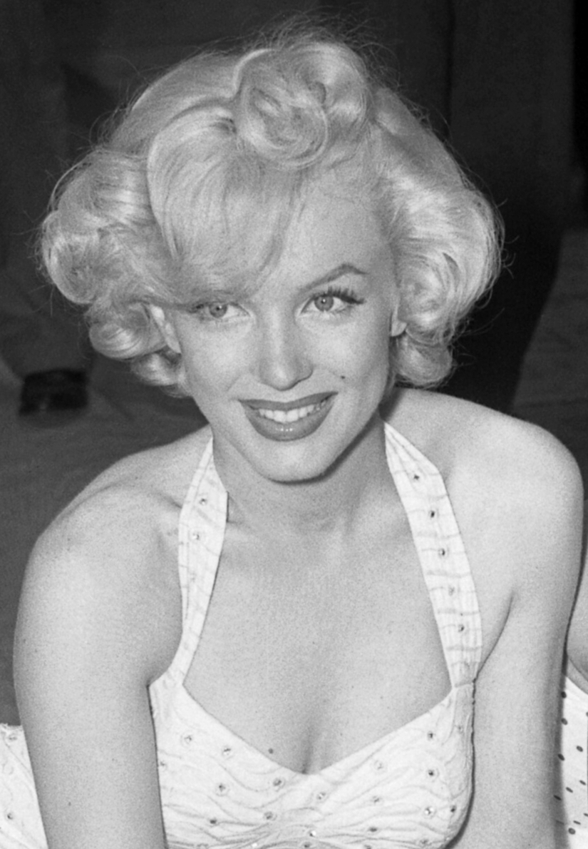 Marilyn Monroe vor dem Grauman's Chinese Theater in Los Angeles, Aufnahme der Los Angeles Times von 1953.