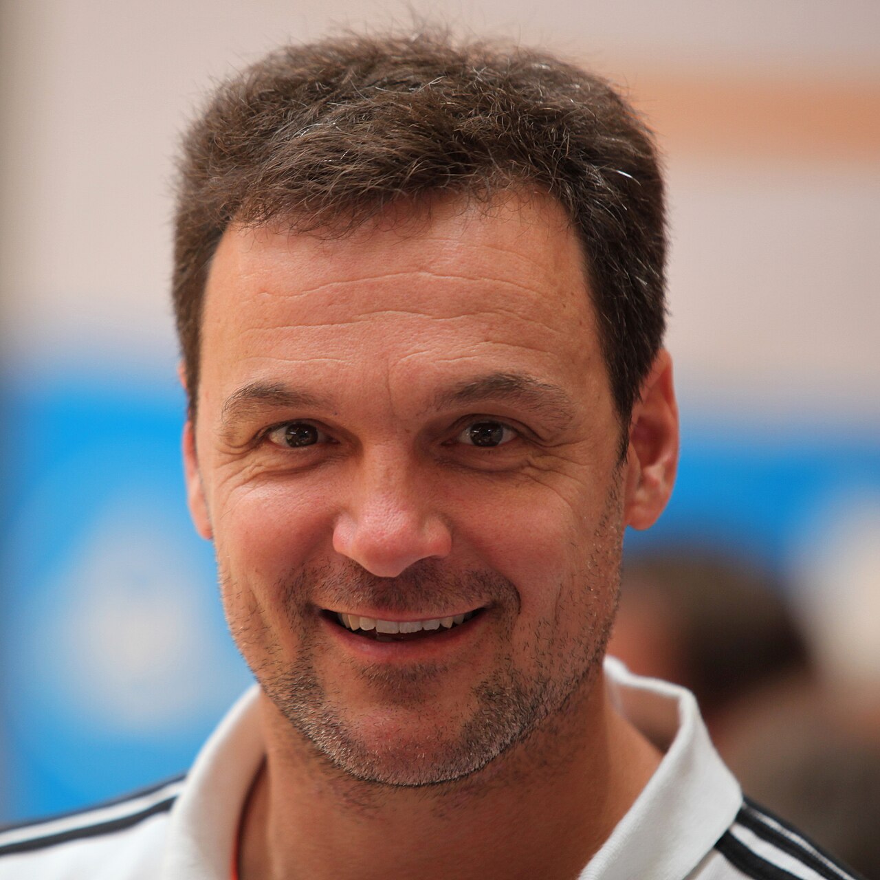 Markus Baur, Handball-Weltmeister 2007 und Vater von DFB-Debütant Mika Baur, 2014 als Trainer der Kadetten Schaffhausen beim Sparkassen-Cup in Ehingen.