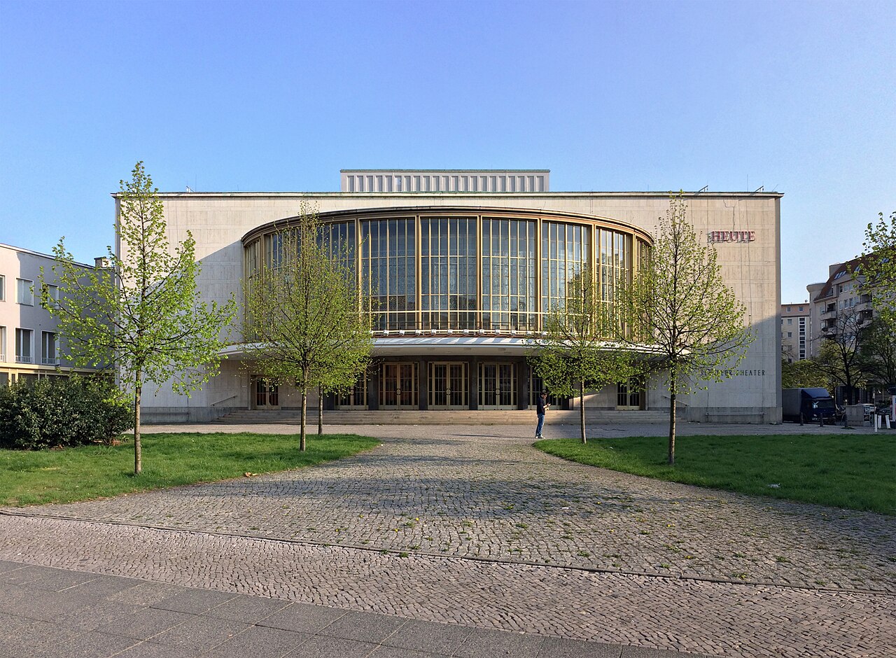 Das Schiller-Theater an der Bismarckstraße in Berlin-Charlottenburg, wo Monika Peitsch von 1960 bis 1965 zum Ensemble gehörte.