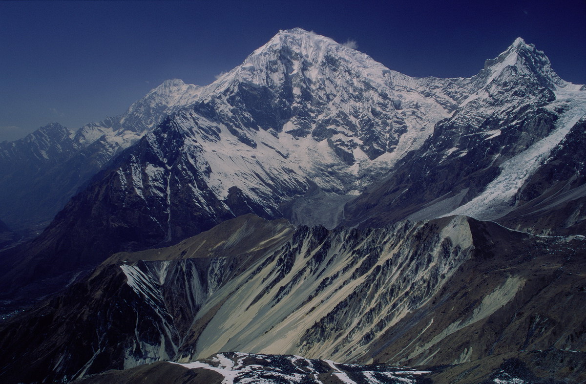 Der Langtang Lirung in Nepal, an dessen Nordflanke der Gletscherabbruch die Sturzflut auslöste