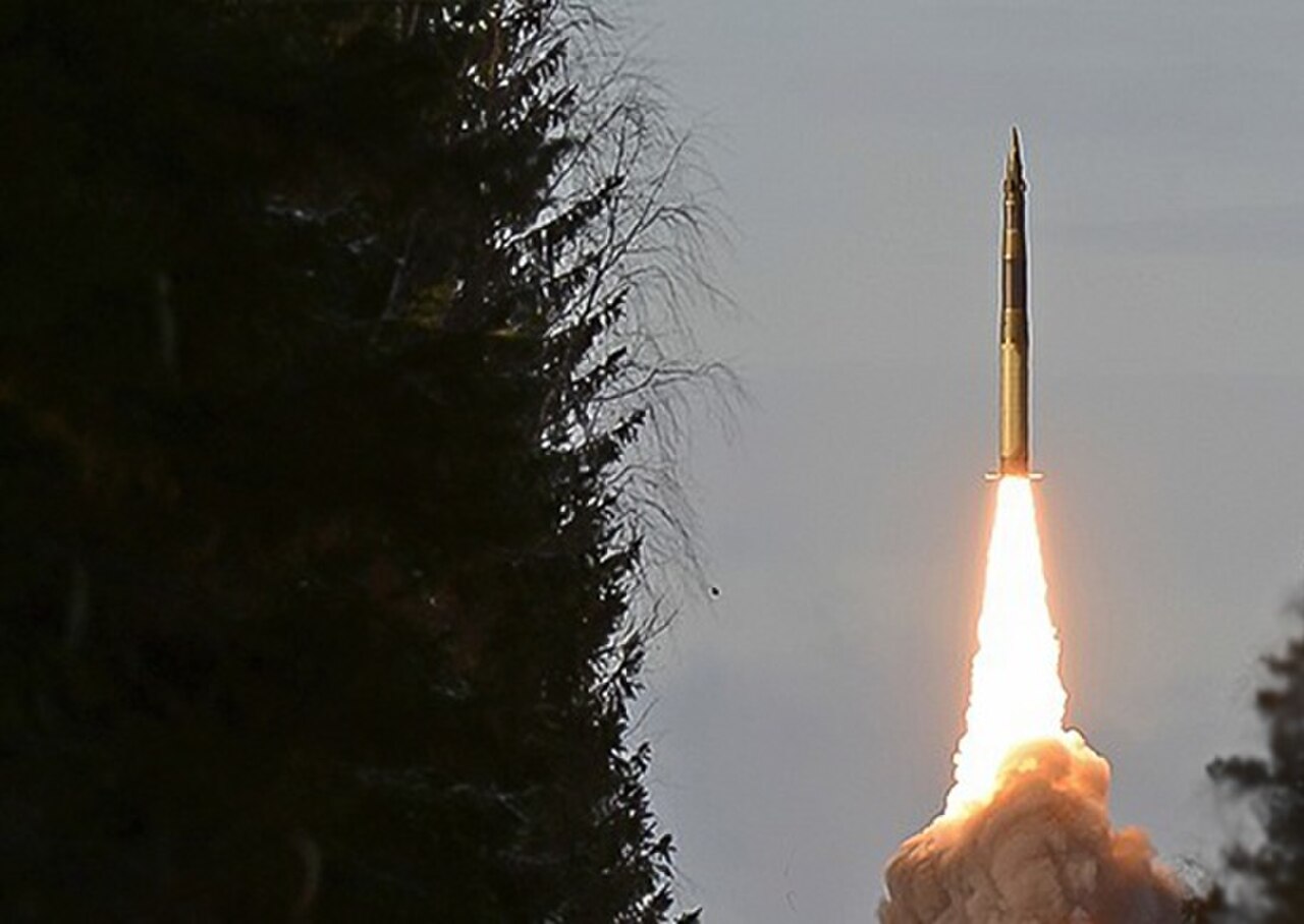 Start einer russischen Mittelstrecken- und Interkontinentalrakete der Jars-Klasse vom Raumfahrtbahnhof Plessezk. Die Oreschnik geht aus dem Jars-Programm hervor.