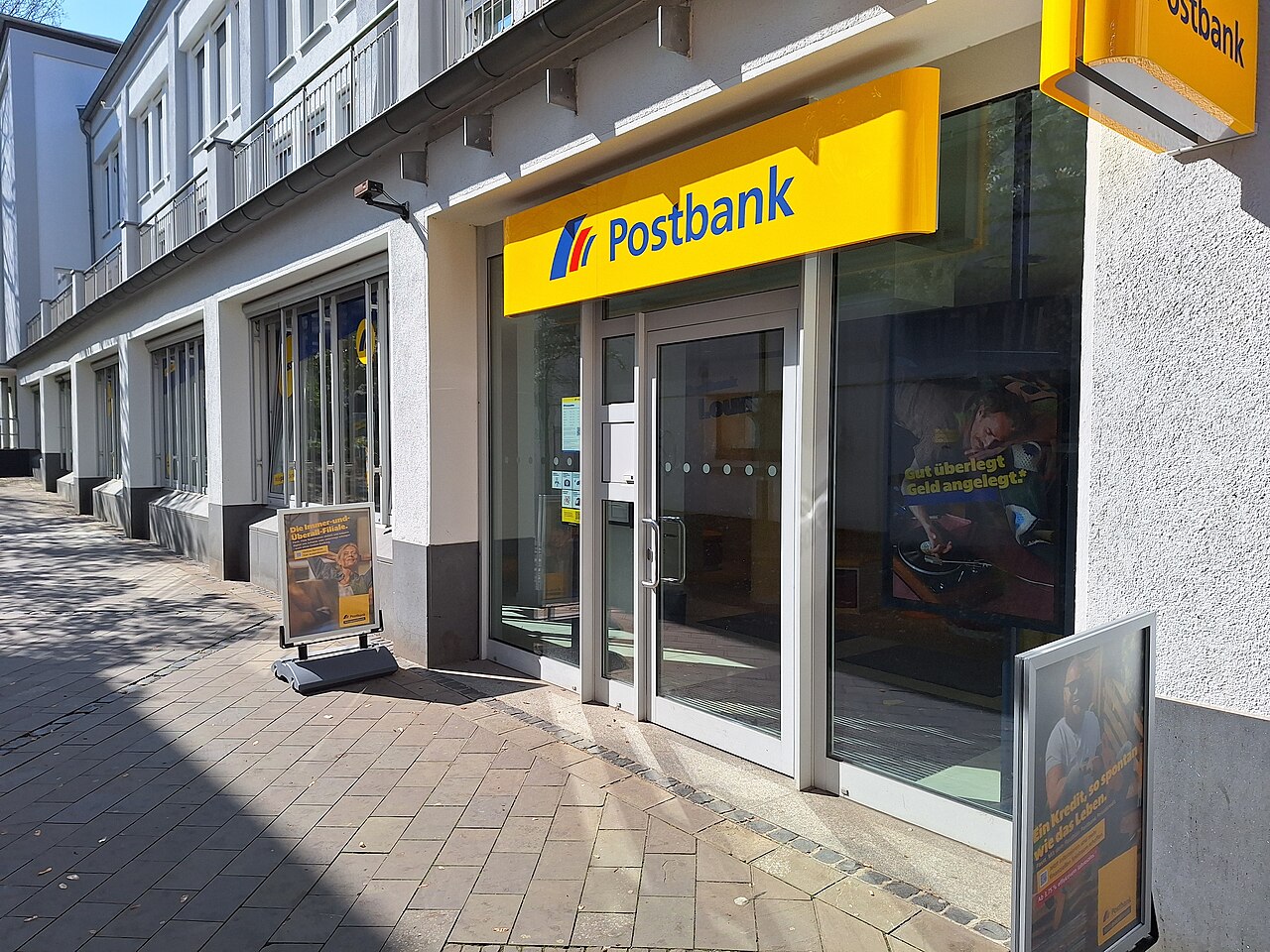 Postbank-Filiale in Neuss, Niederstraße 57.