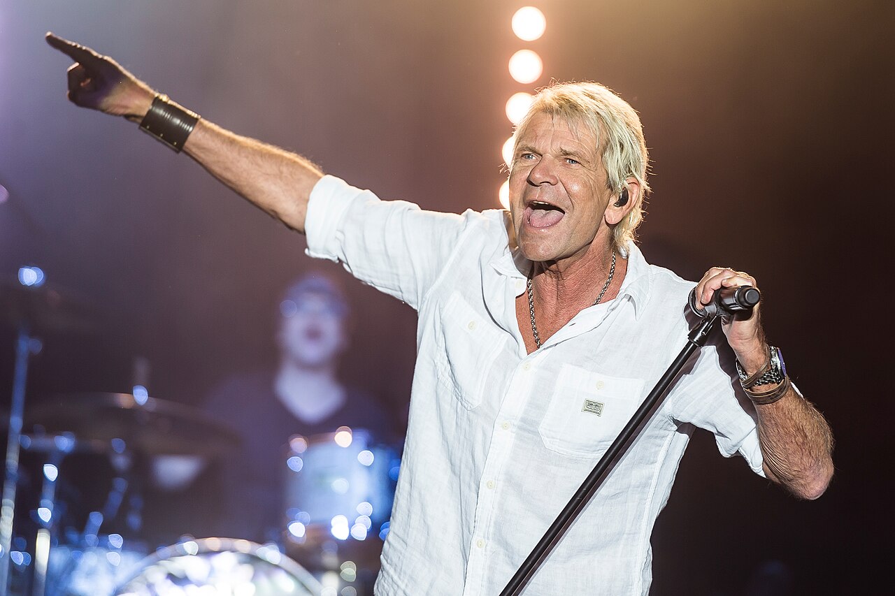 Matthias Reim auf der Bühne der Jahrhunderthalle Frankfurt beim Festivalsommer 2016.