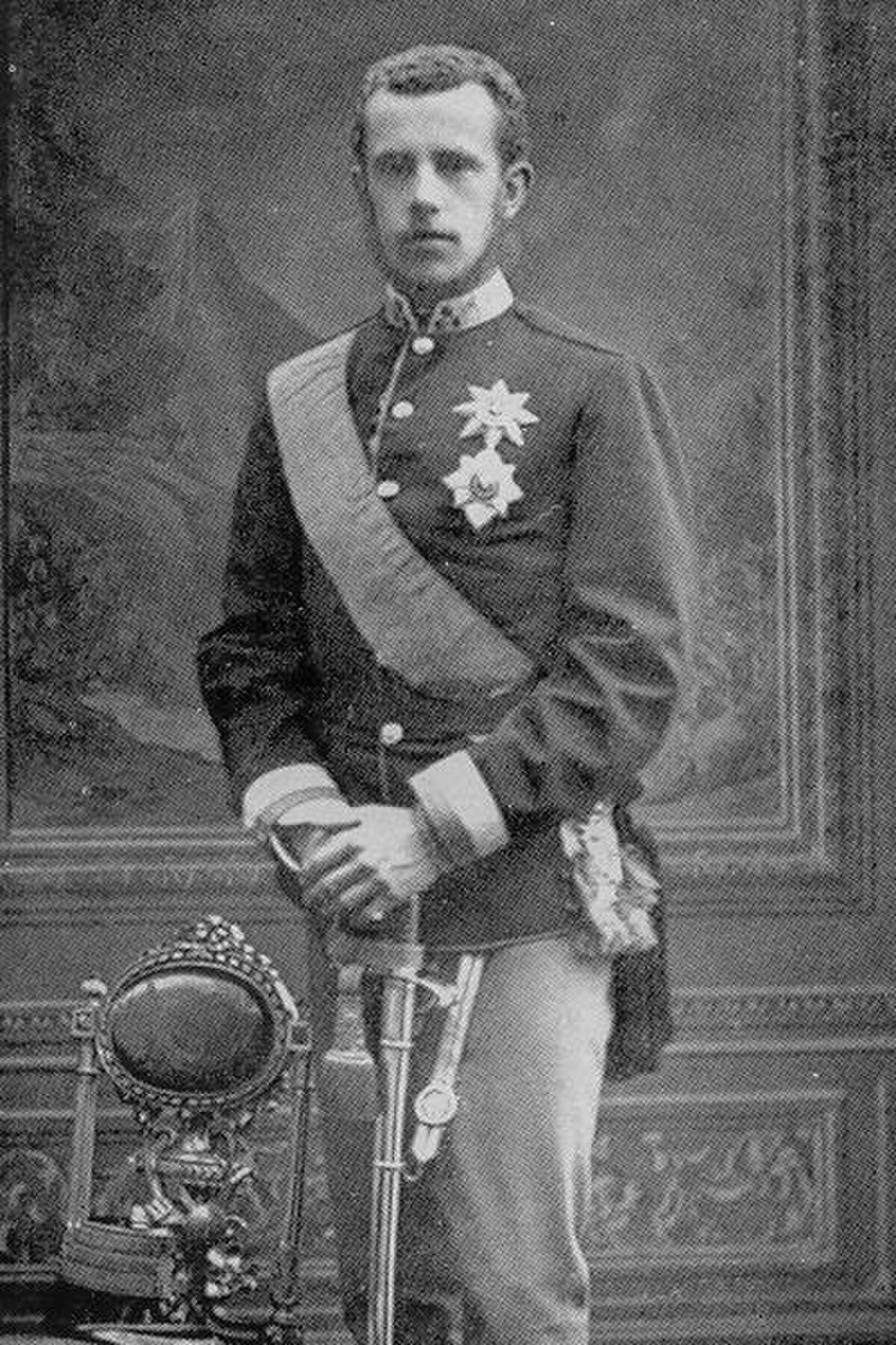 Kronprinz Rudolf von Österreich-Ungarn in Uniform, Porträtfotografie von 1880