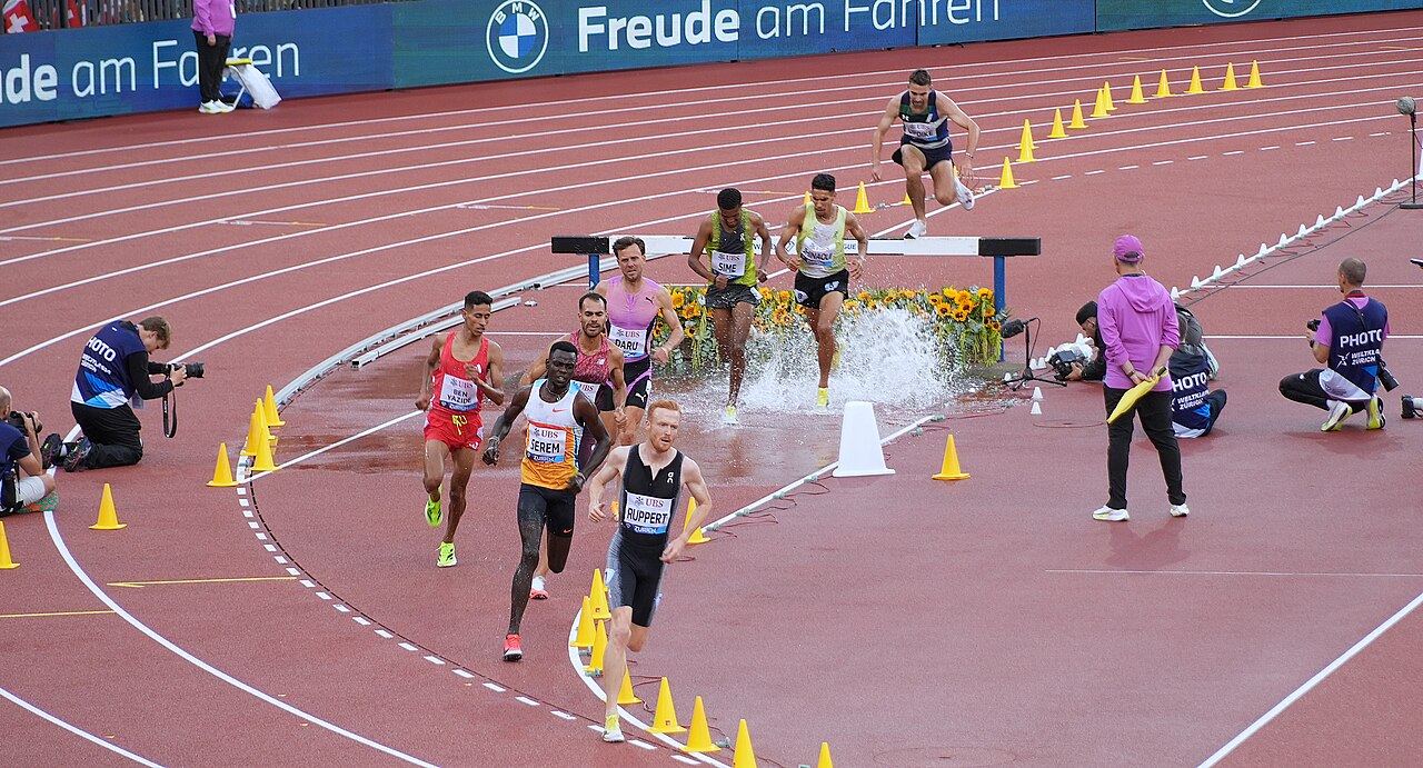 Frederik Ruppert bei einem internationalen Hindernislaufwettkampf