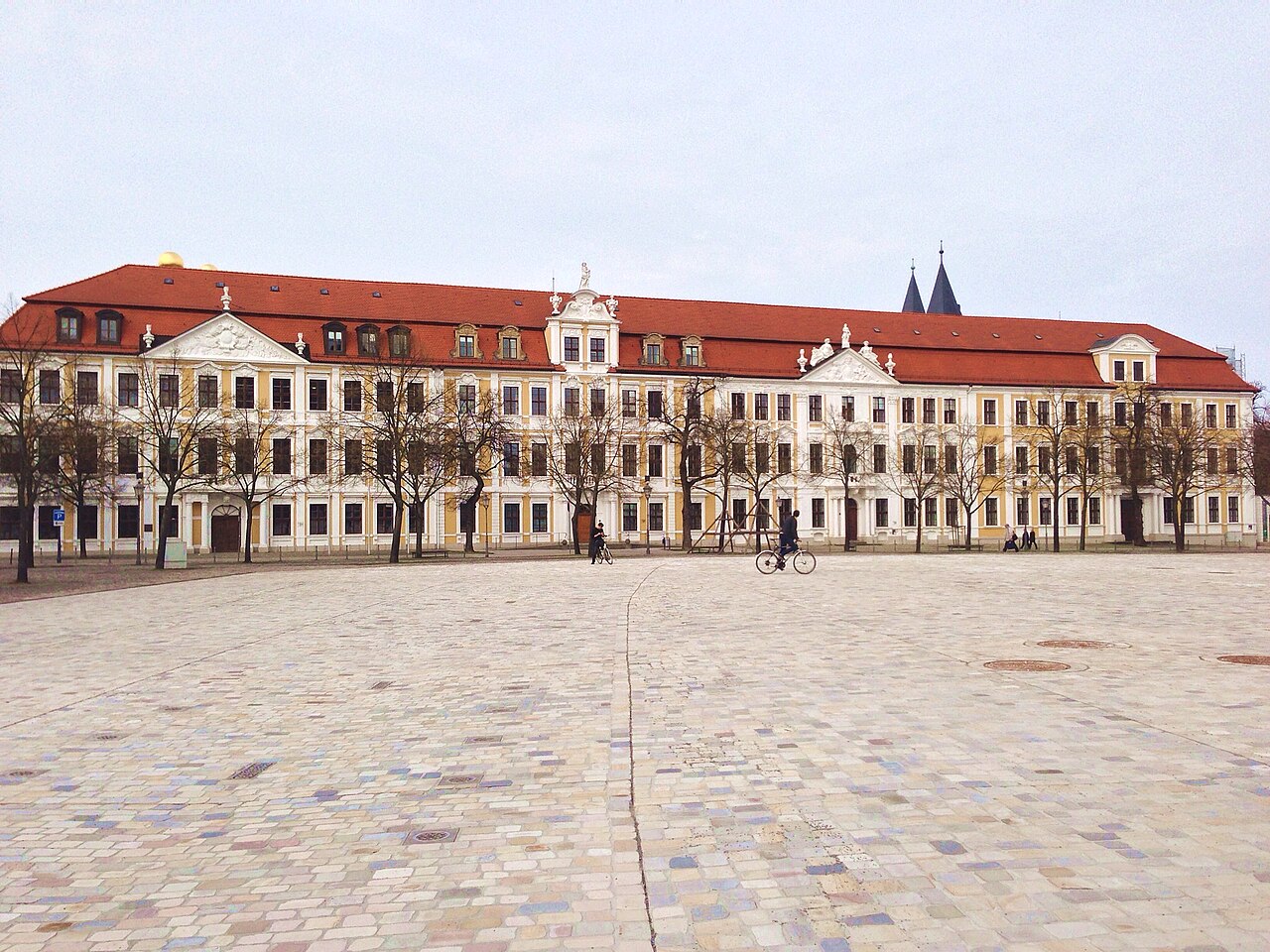 Landtag von Sachsen-Anhalt am Domplatz in Magdeburg, Außenansicht.