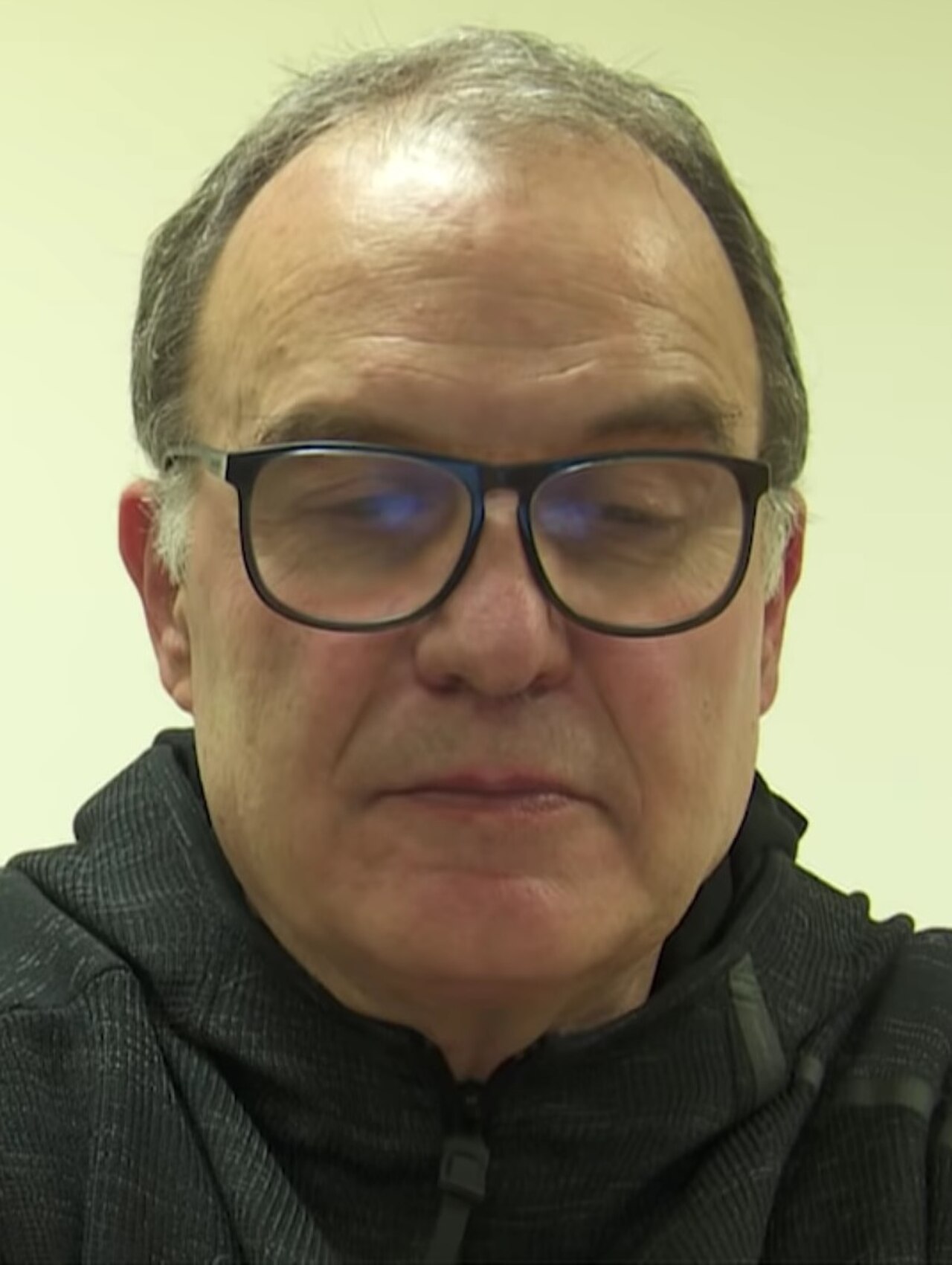Uruguays Nationaltrainer Marcelo Bielsa in einem Newell's-Old-Boys-Video, aufgenommen 2018.