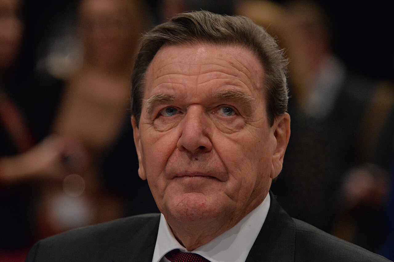 Porträt des früheren Bundeskanzlers Gerhard Schröder, aufgenommen 2015 am Rande des SPD-Bundesparteitags in Berlin.