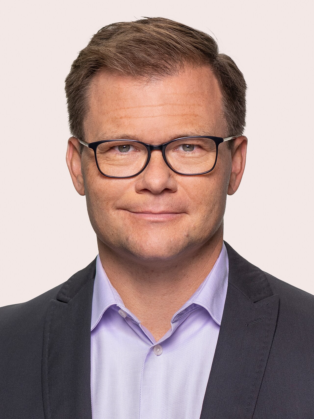 Bundesumweltminister Carsten Schneider (SPD), Porträt aus dem Jahr 2021.