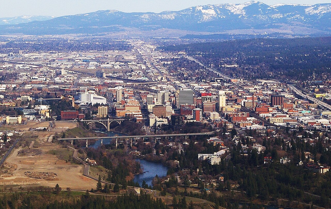 Skyline von Spokane im US-Bundesstaat Washington, Blick auf die Innenstadt