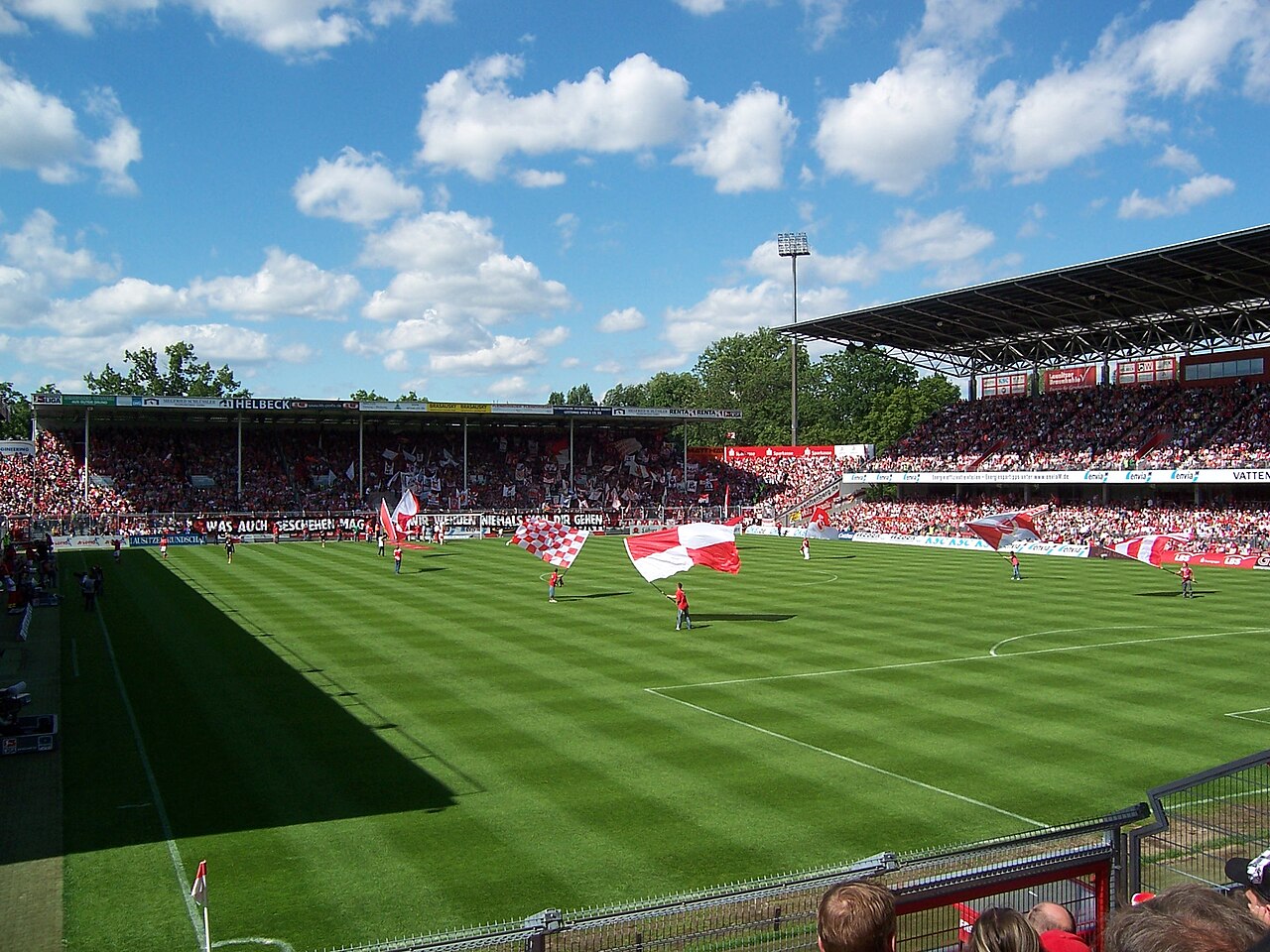 LEAG Energie Stadion (Stadion der Freundschaft) in Cottbus, Heimspielstätte von Energie Cottbus.