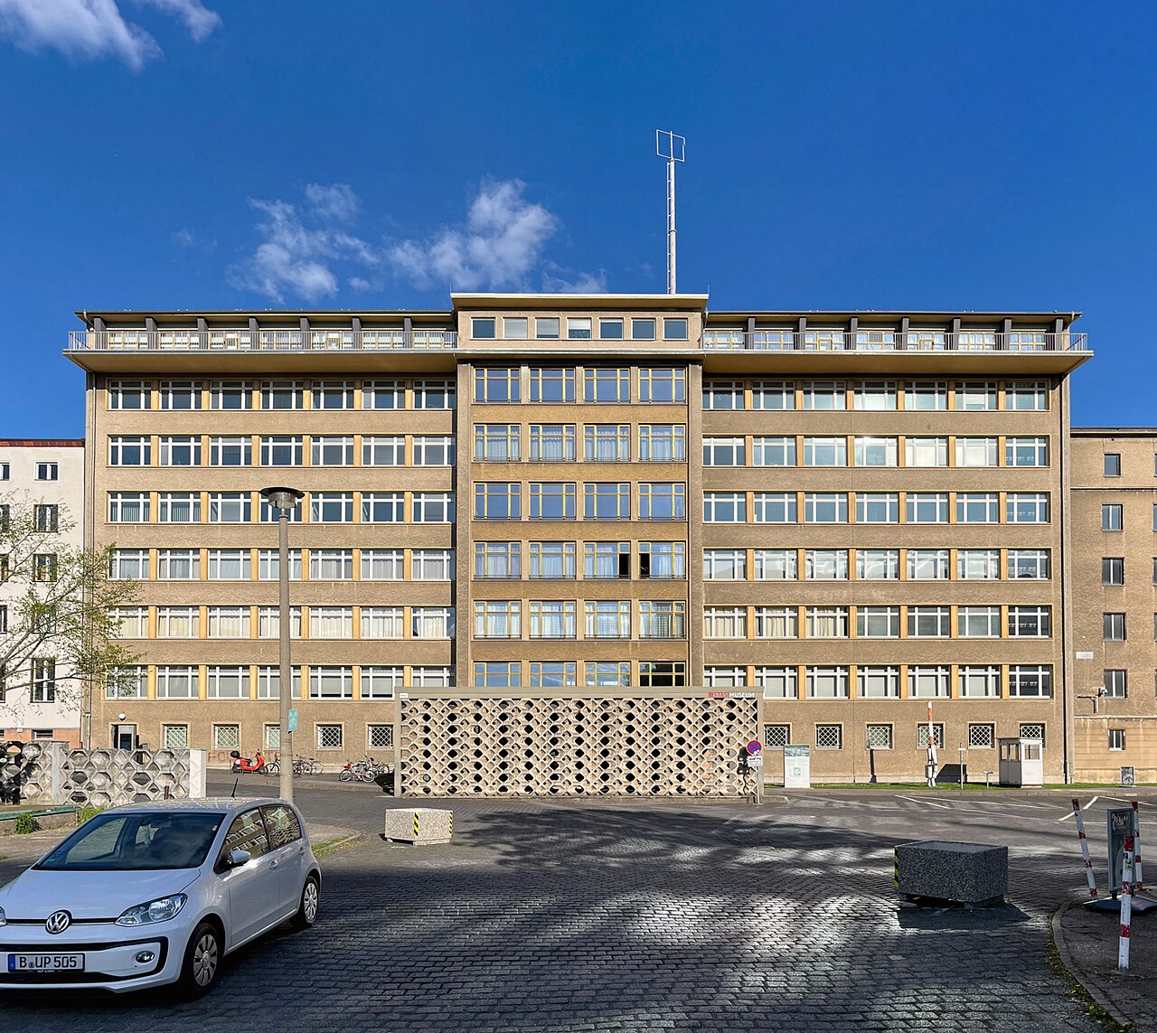 Haus 1 der ehemaligen Stasi-Zentrale in Berlin-Lichtenberg, heute Stasimuseum in der Normannenstraße.