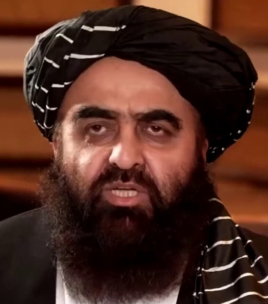 Amir Khan Muttaqi, seit 2021 amtierender Außenminister Afghanistans, während eines Interviews im November 2021.