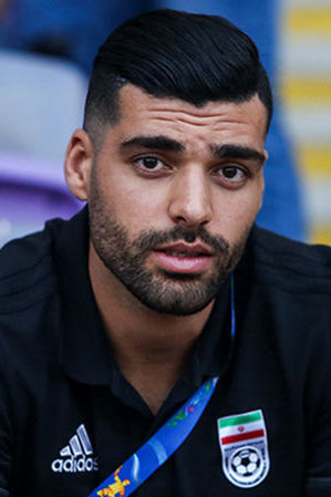 Mehdi Taremi (links) im Trikot des Iran beim Asien-Cup-Halbfinale gegen Japan 2019.