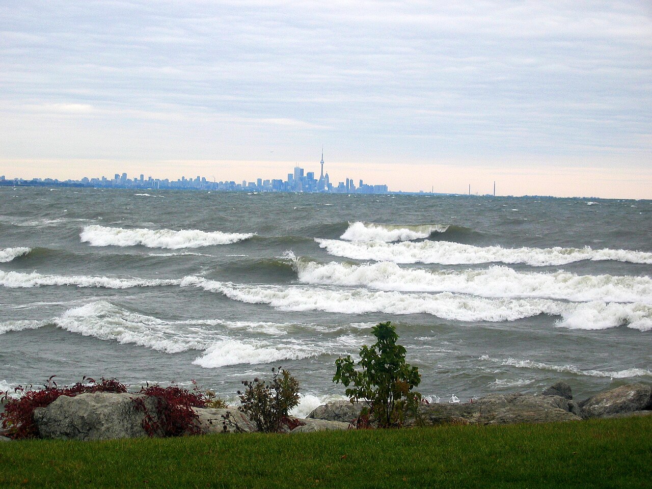 Welle am Ufer des Ontariosees
