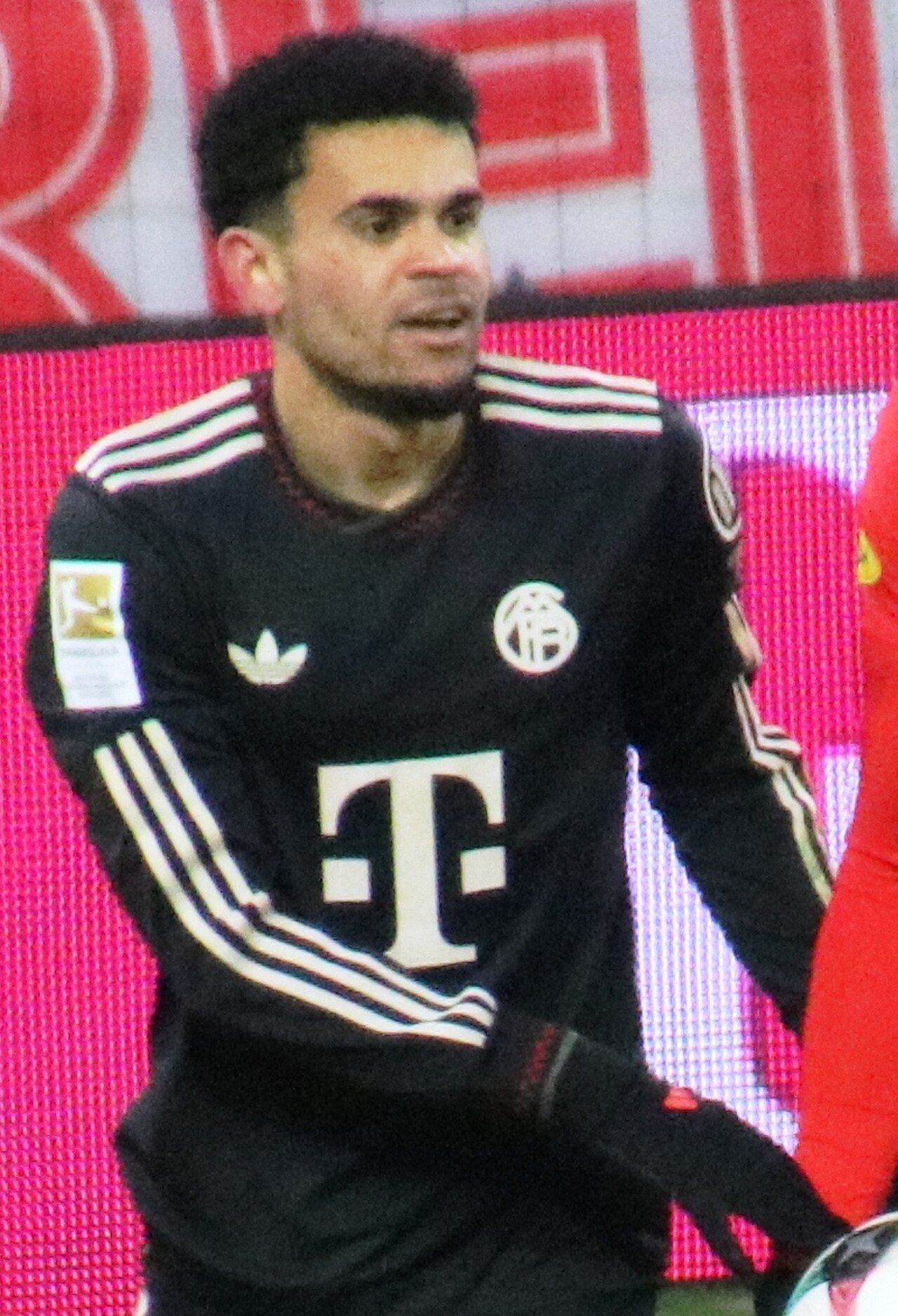 Luis Díaz im Trikot des FC Bayern München bei einem Testspiel gegen RB Salzburg.