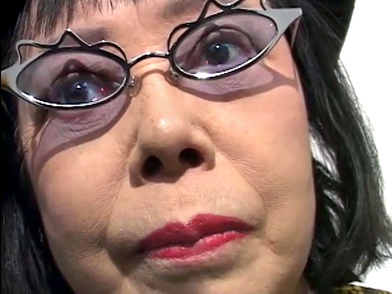 Porträt von Yayoi Kusama, aufgenommen um 2004